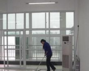 專業保潔服務，擦玻璃、家電油煙機清洗，價位低，來電特惠！